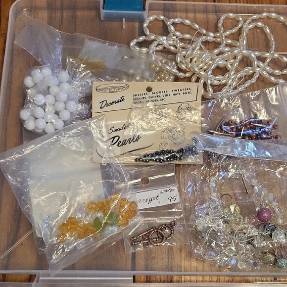 Jewelry making supplies. - Picture 11 of 12